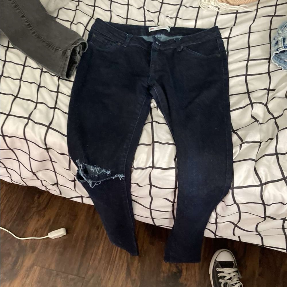 Dark blue supper kinky ripped jeans!